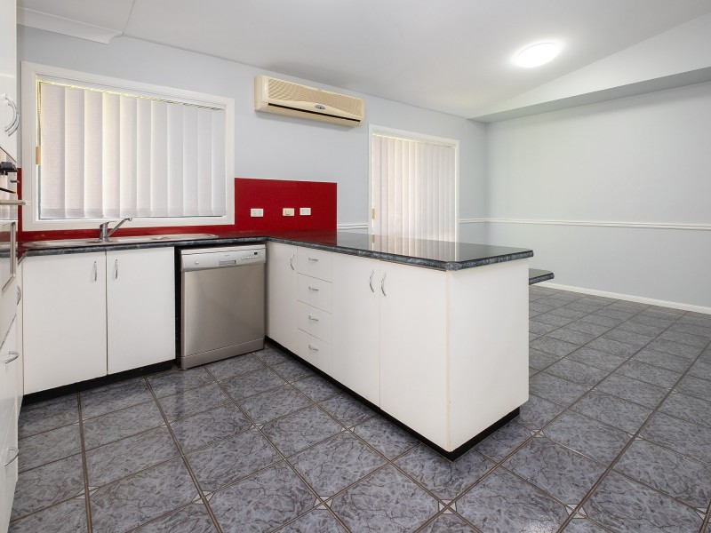 25 Chelsea Place, Forest Lake QLD 4078