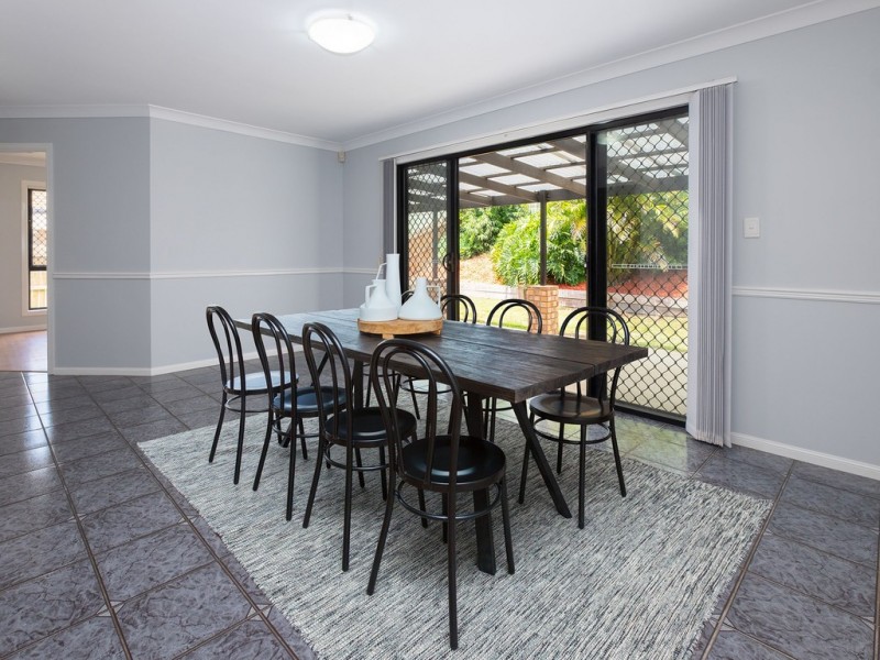 25 Chelsea Place, Forest Lake QLD 4078