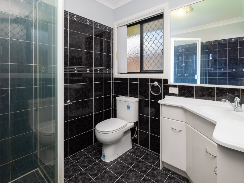 25 Chelsea Place, Forest Lake QLD 4078