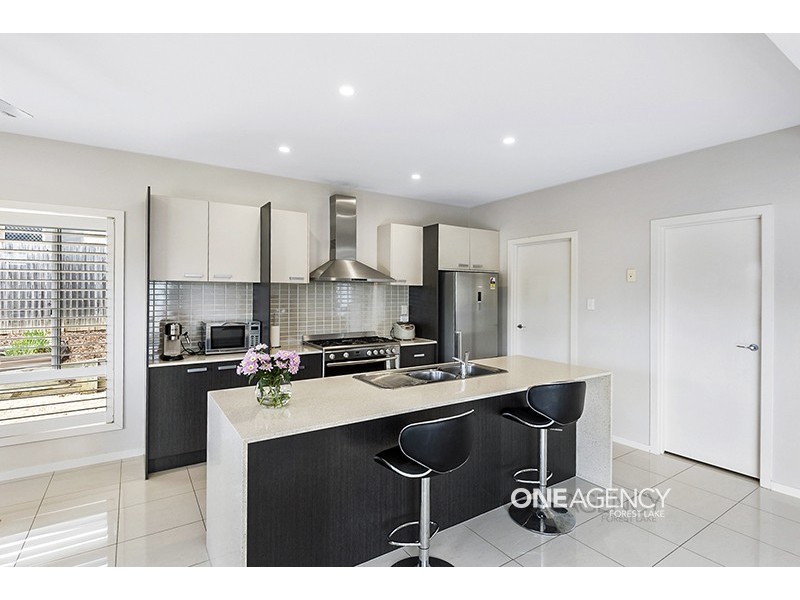 3 Boronia Court, Springfield Lakes QLD 4300