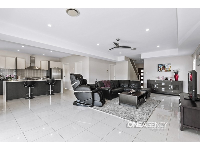 3 Boronia Court, Springfield Lakes QLD 4300