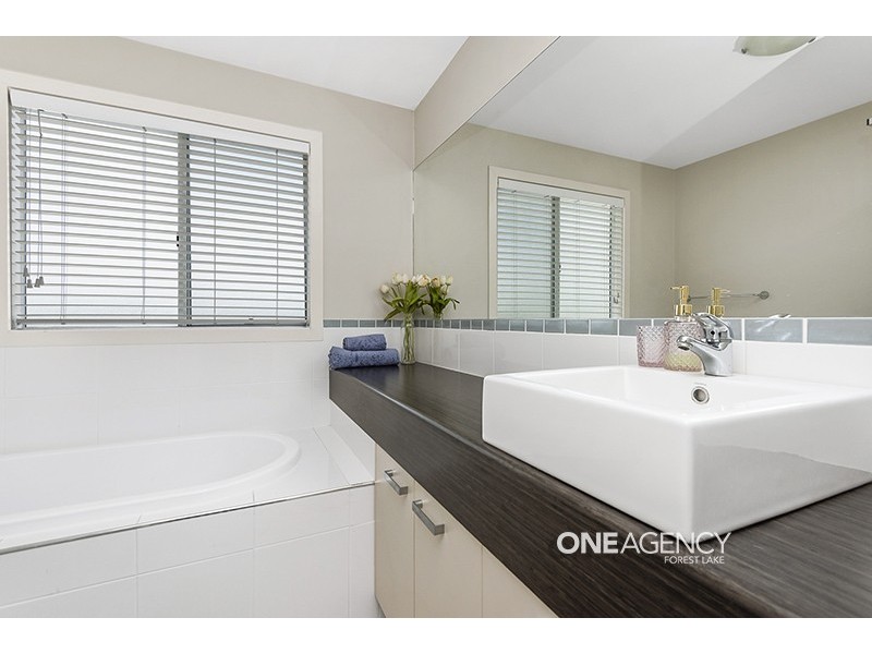 3 Boronia Court, Springfield Lakes QLD 4300