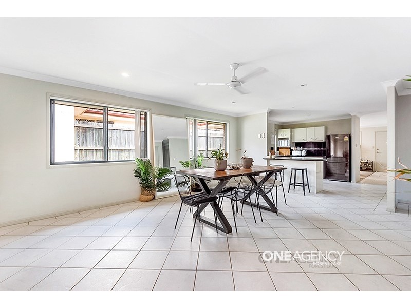 24 Medici Place, Forest Lake QLD 4078