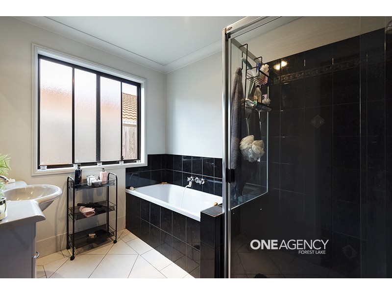 24 Medici Place, Forest Lake QLD 4078