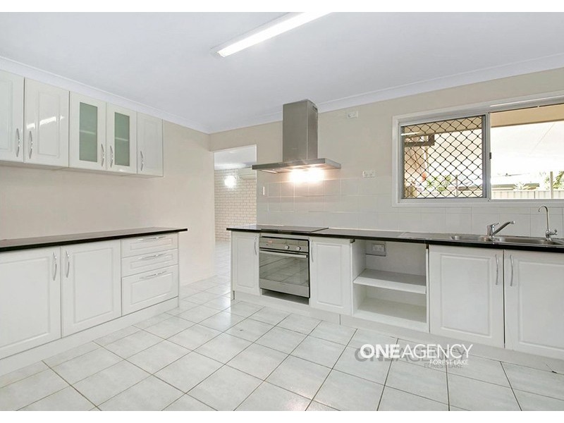 10 Wilpowell Street, Oxley QLD 4075