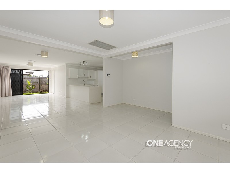 69 Finnegan Circuit, Oxley QLD 4075