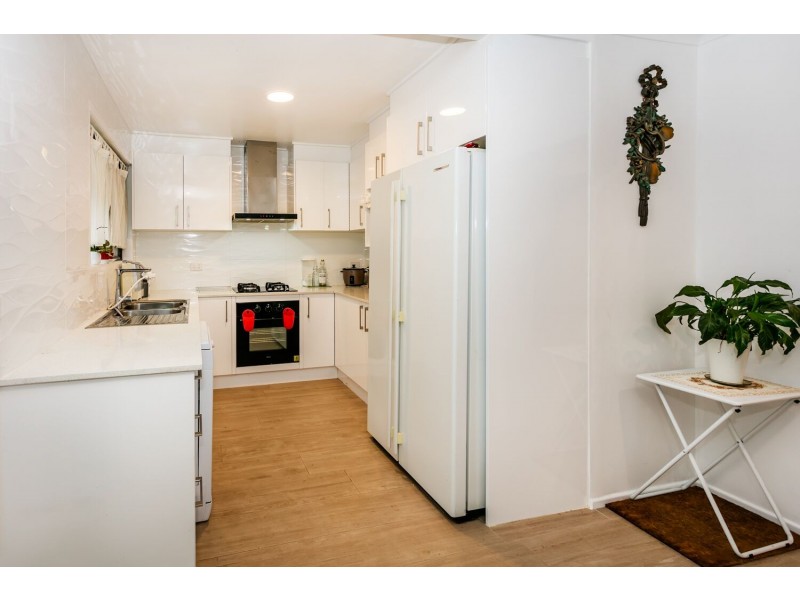 2 Letitia Street, Regents Park QLD 4118