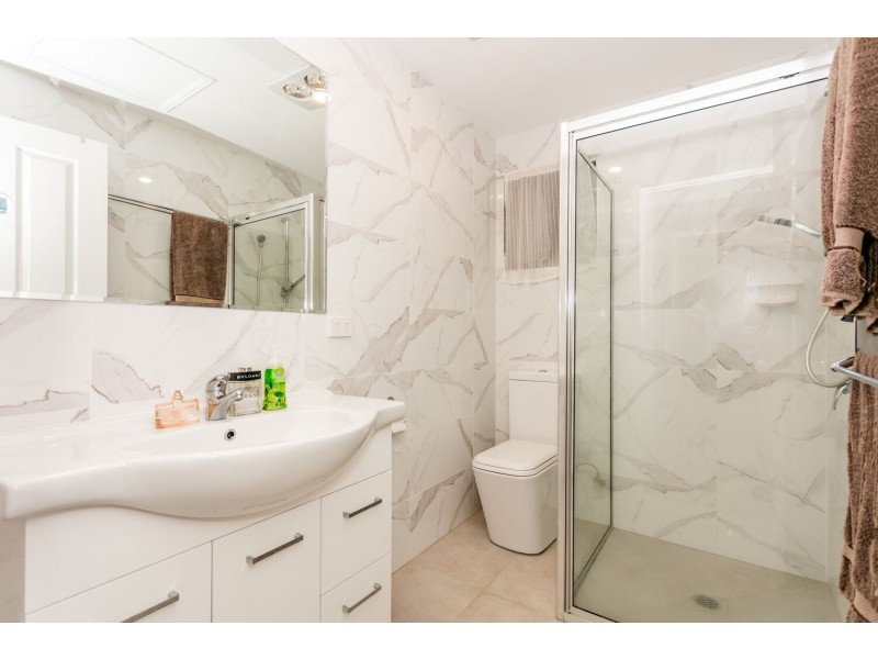 2 Letitia Street, Regents Park QLD 4118