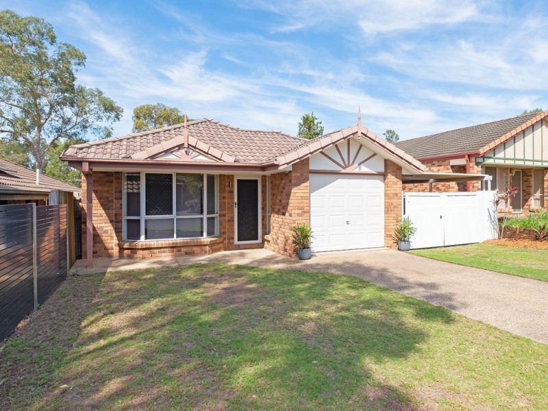 16 Tenterfield Place, Forest Lake QLD 4078
