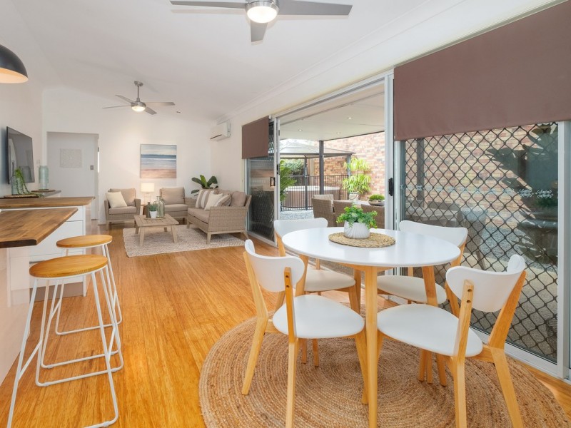 16 Tenterfield Place, Forest Lake QLD 4078