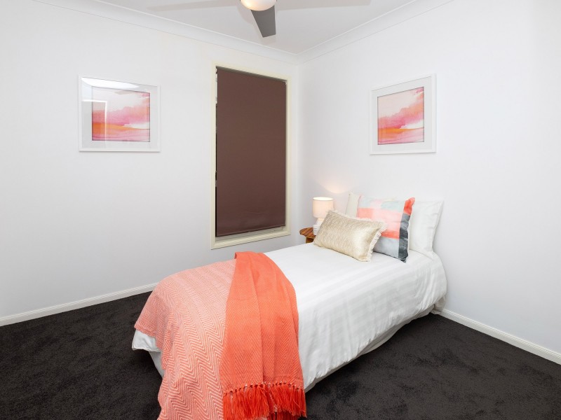 16 Tenterfield Place, Forest Lake QLD 4078