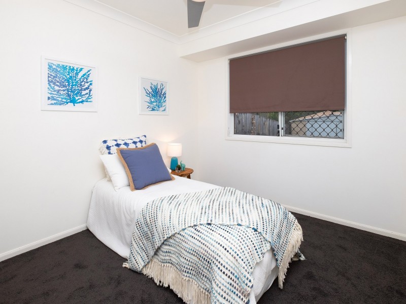 16 Tenterfield Place, Forest Lake QLD 4078