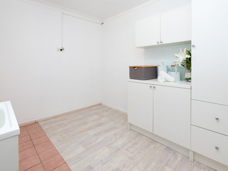 16 Tenterfield Place, Forest Lake QLD 4078