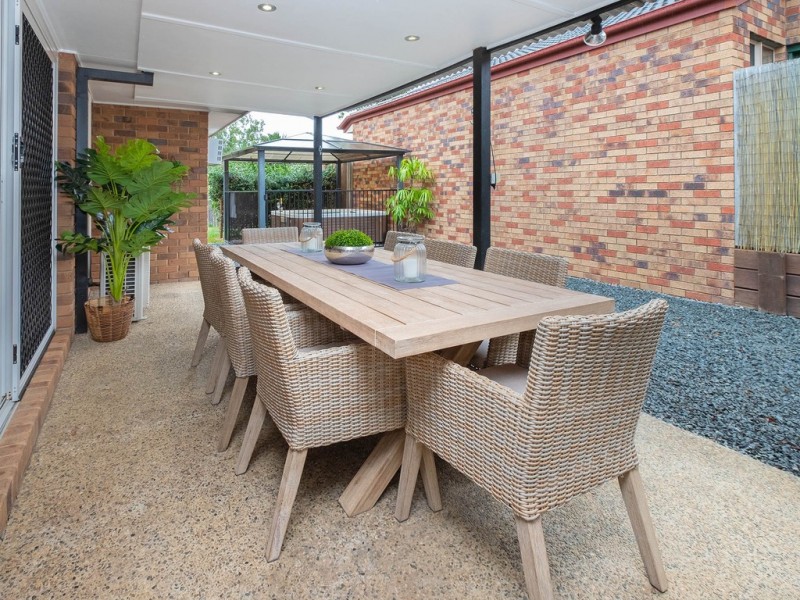 16 Tenterfield Place, Forest Lake QLD 4078