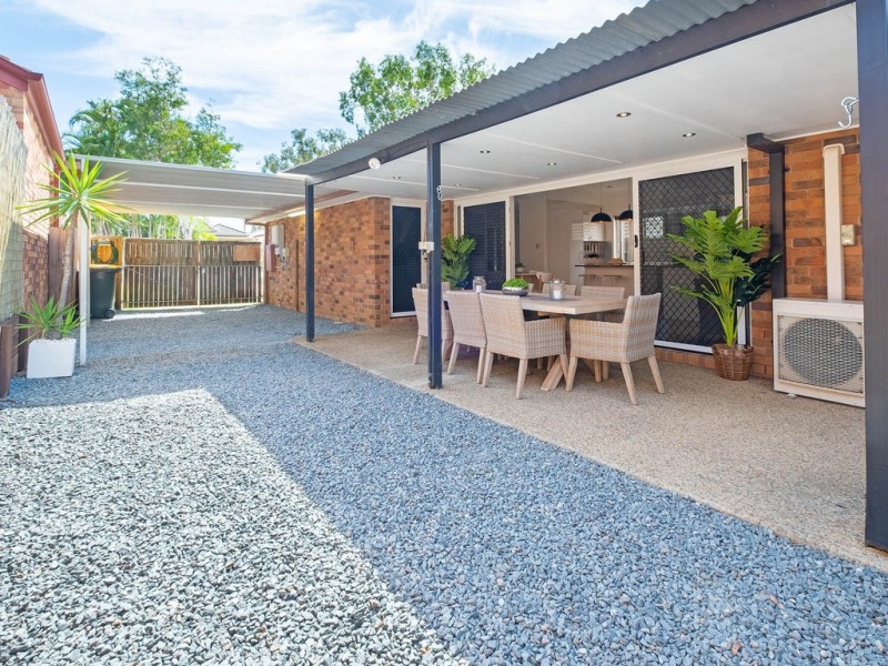 16 Tenterfield Place, Forest Lake QLD 4078