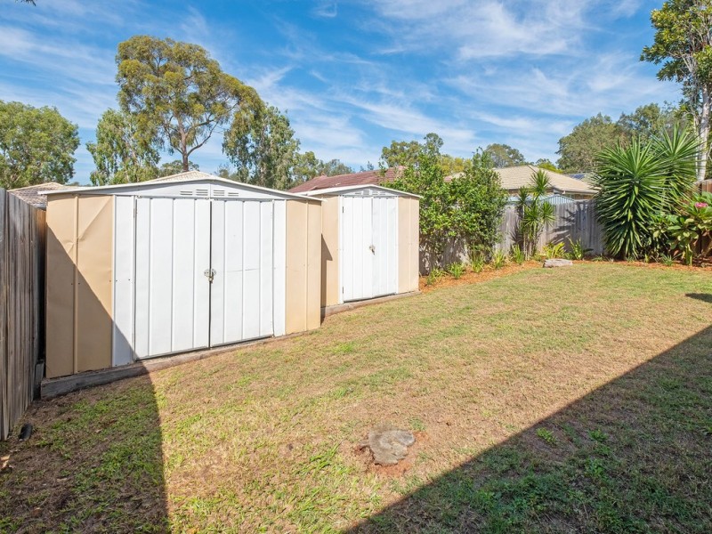 16 Tenterfield Place, Forest Lake QLD 4078