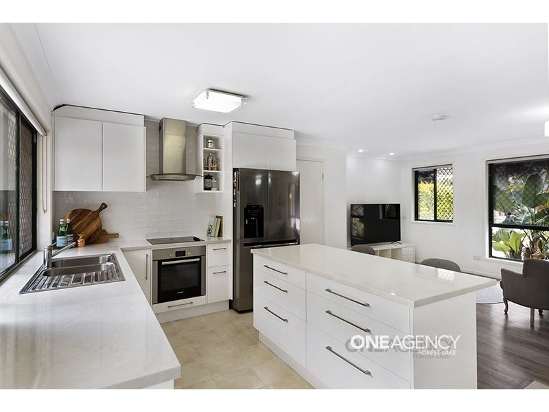 6 Allen Close, Forest Lake QLD 4078