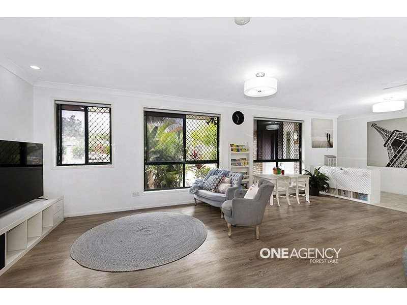 6 Allen Close, Forest Lake QLD 4078