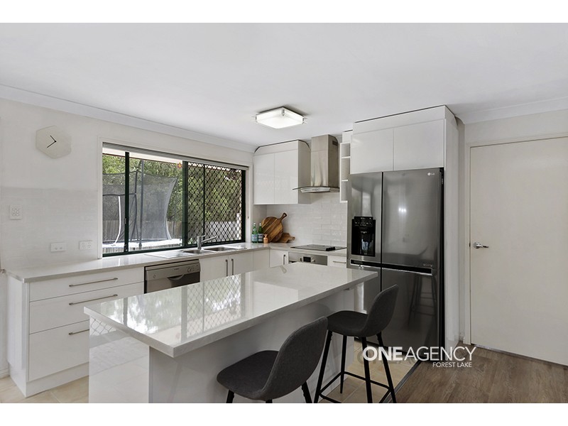 6 Allen Close, Forest Lake QLD 4078