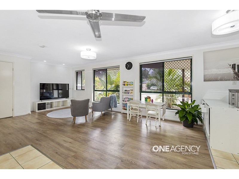 6 Allen Close, Forest Lake QLD 4078