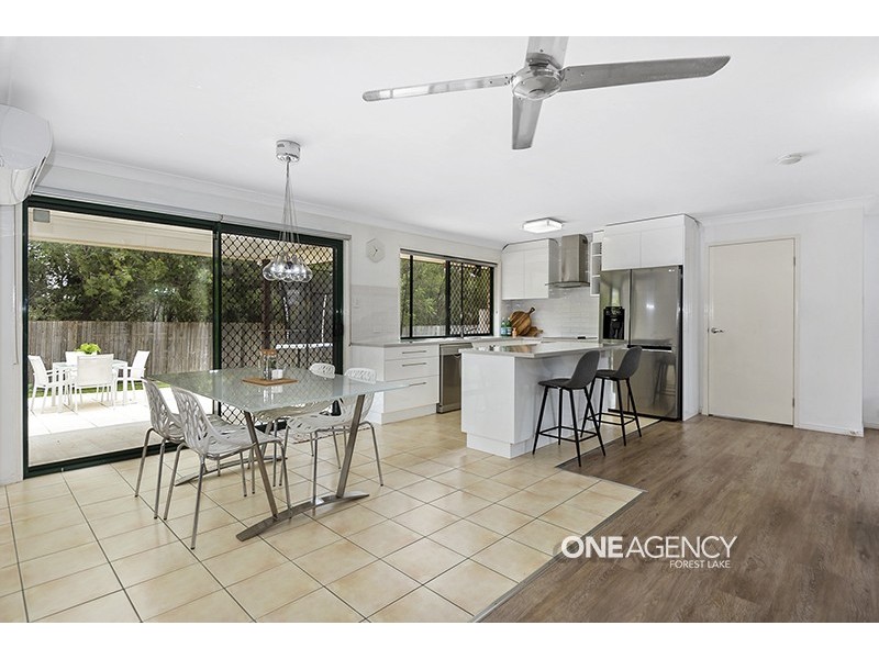 6 Allen Close, Forest Lake QLD 4078