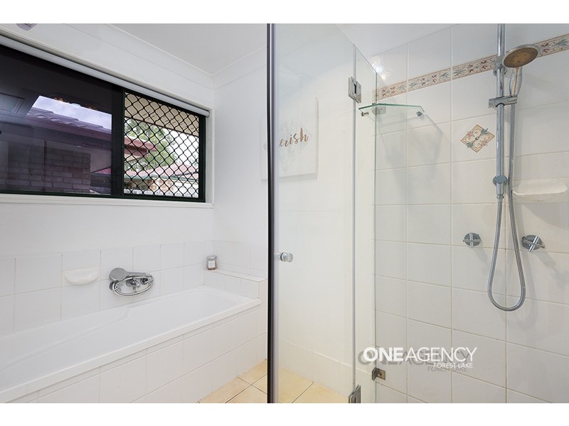 6 Allen Close, Forest Lake QLD 4078