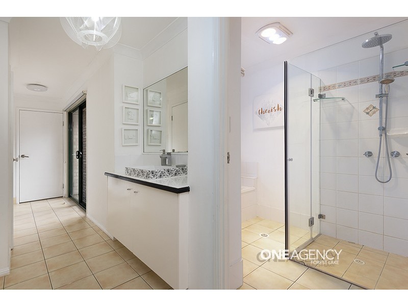 6 Allen Close, Forest Lake QLD 4078