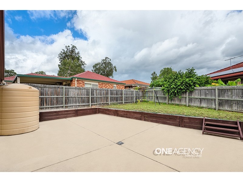 6 Allen Close, Forest Lake QLD 4078