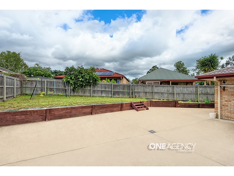 6 Allen Close, Forest Lake QLD 4078