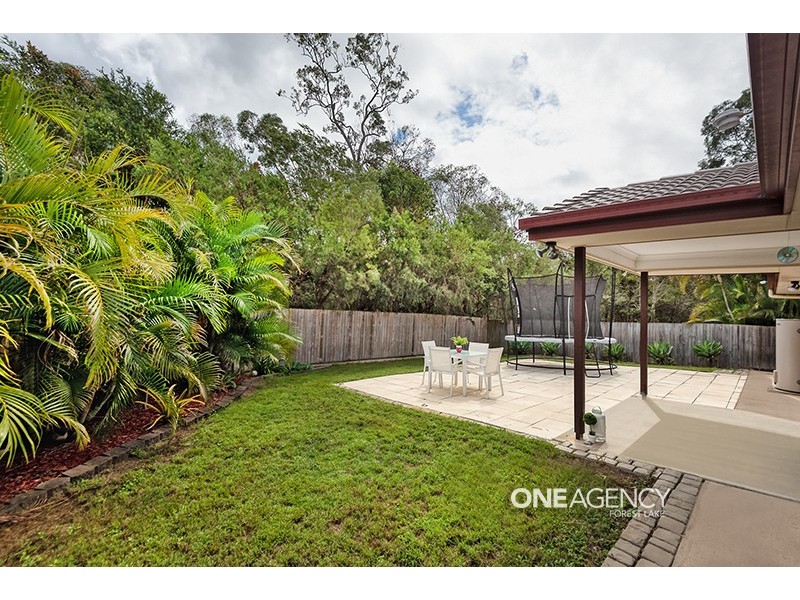 6 Allen Close, Forest Lake QLD 4078