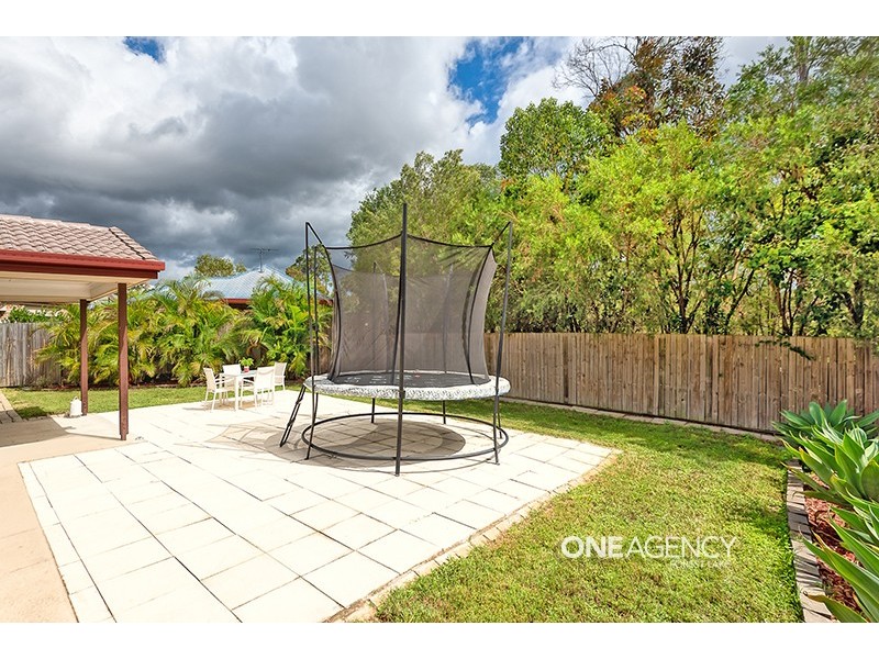 6 Allen Close, Forest Lake QLD 4078