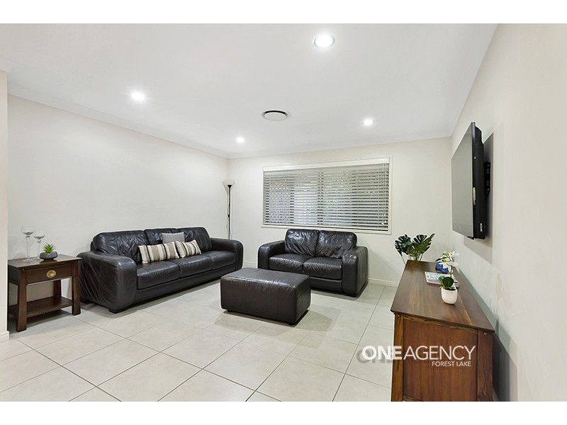 17 Daisy Place, Doolandella QLD 4077