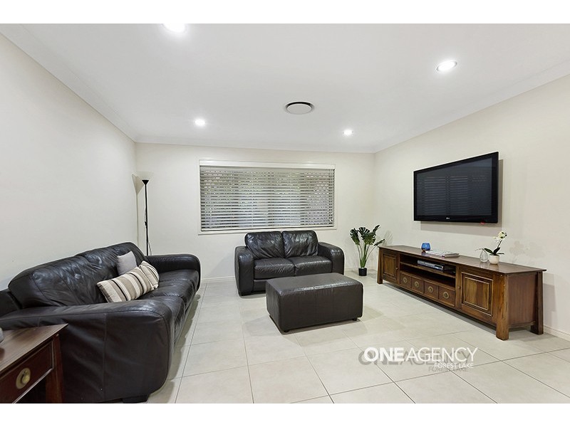 17 Daisy Place, Doolandella QLD 4077