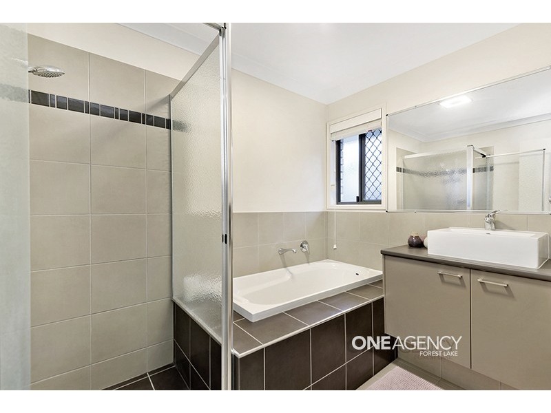 17 Daisy Place, Doolandella QLD 4077