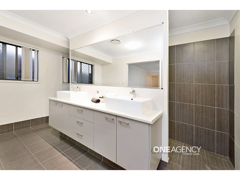 17 Daisy Place, Doolandella QLD 4077