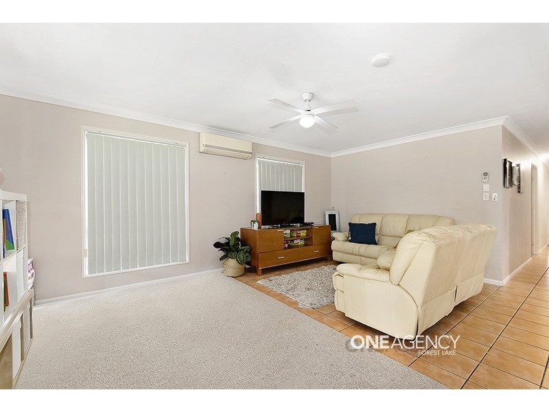 18 Samford Place, Forest Lake QLD 4078