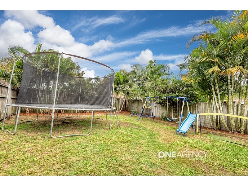 18 Samford Place, Forest Lake QLD 4078