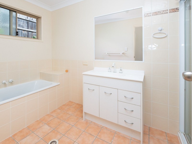 2 Waterline Cres, Waterford QLD 4133