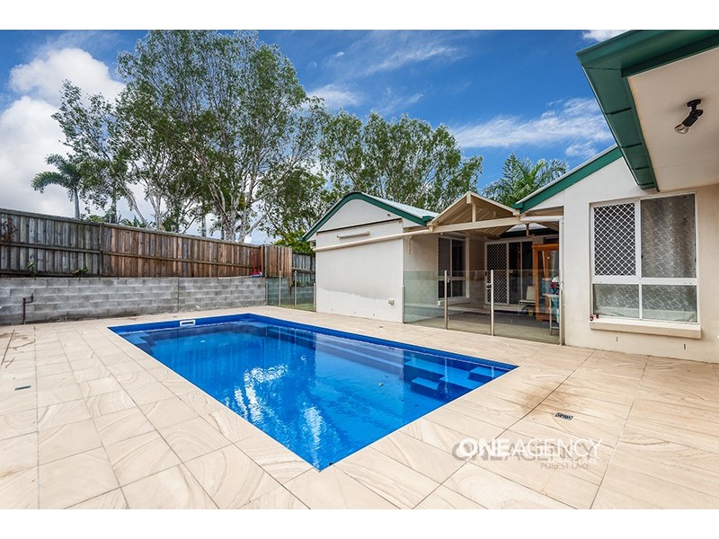 23 Jindabyne Cct, Forest Lake QLD 4078