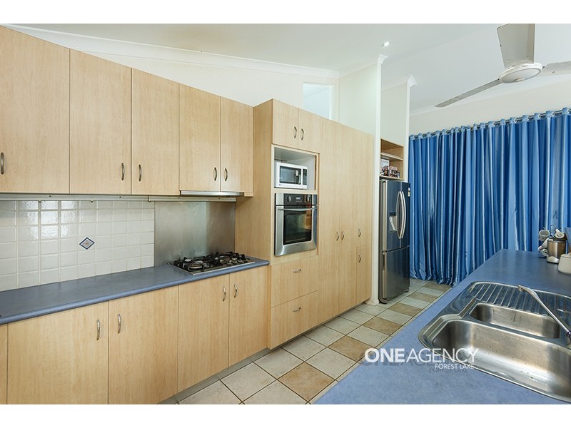 23 Jindabyne Cct, Forest Lake QLD 4078