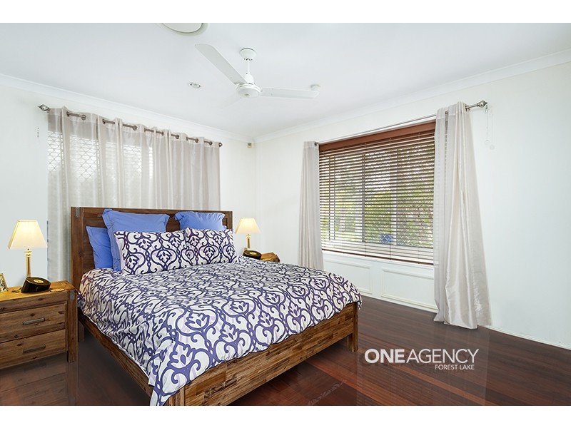 23 Jindabyne Cct, Forest Lake QLD 4078