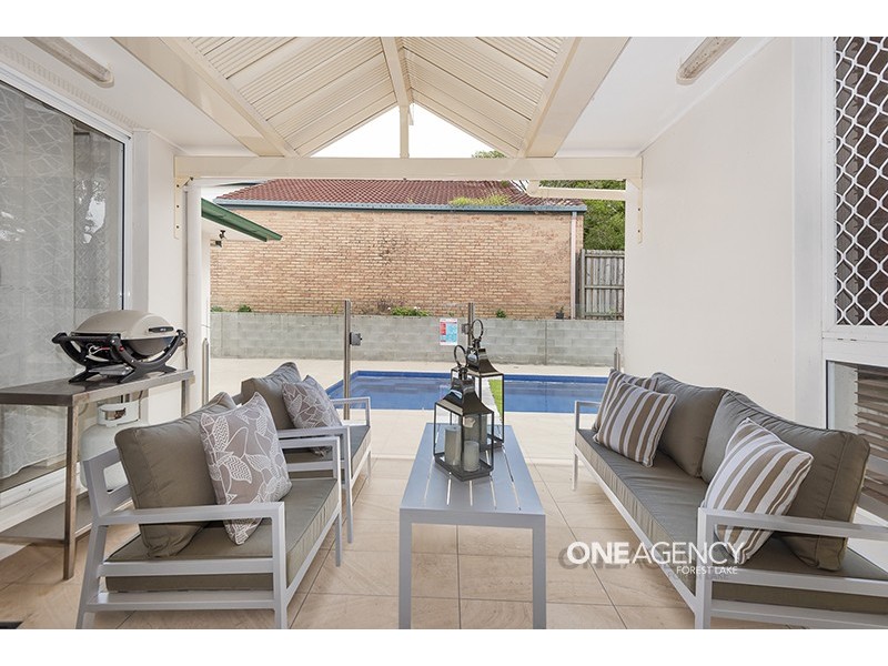 23 Jindabyne Cct, Forest Lake QLD 4078