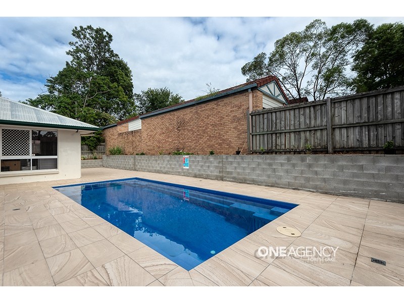 23 Jindabyne Cct, Forest Lake QLD 4078