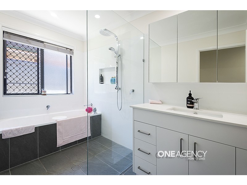 62 Glorious Way, Forest Lake QLD 4078