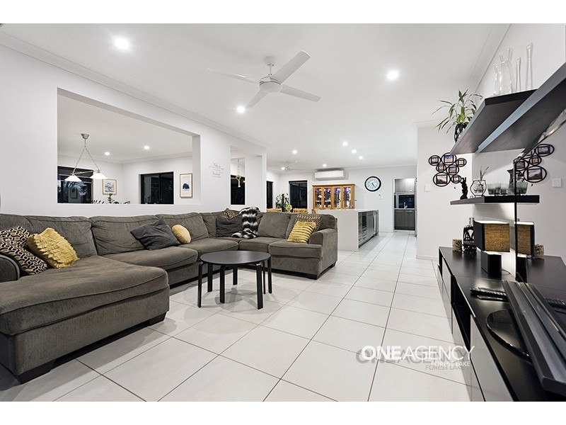 33-35 Steven Street, Camira QLD 4300