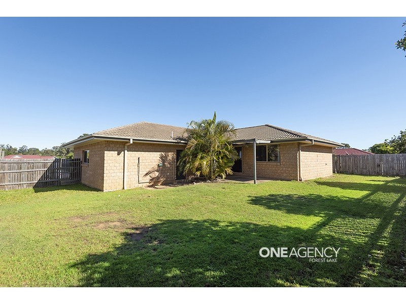 8 Moroney Court, Goodna QLD 4300
