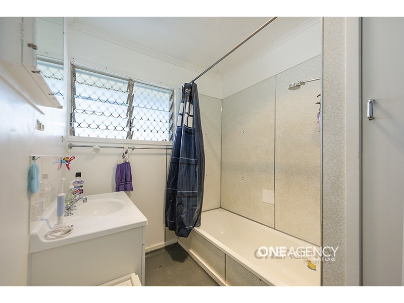 11 Julieanne Street, Gailes QLD 4300