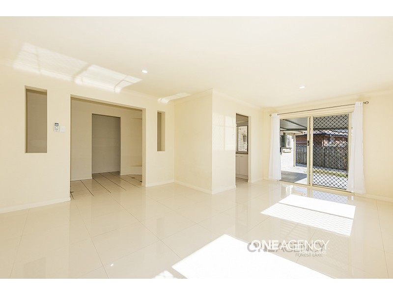 7 Leonie Place, Doolandella QLD 4077