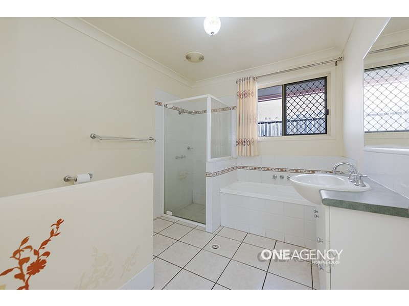 7 Leonie Place, Doolandella QLD 4077