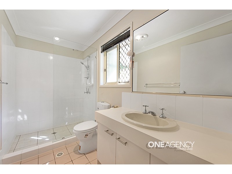 5 Springfield Pl, Forest Lake QLD 4078